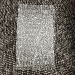8 sheets of bubble wrap